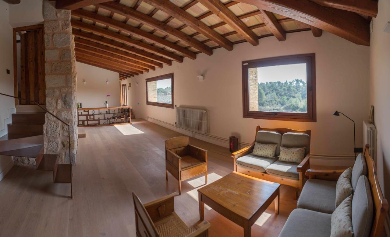 Masia Les Apieres Country house