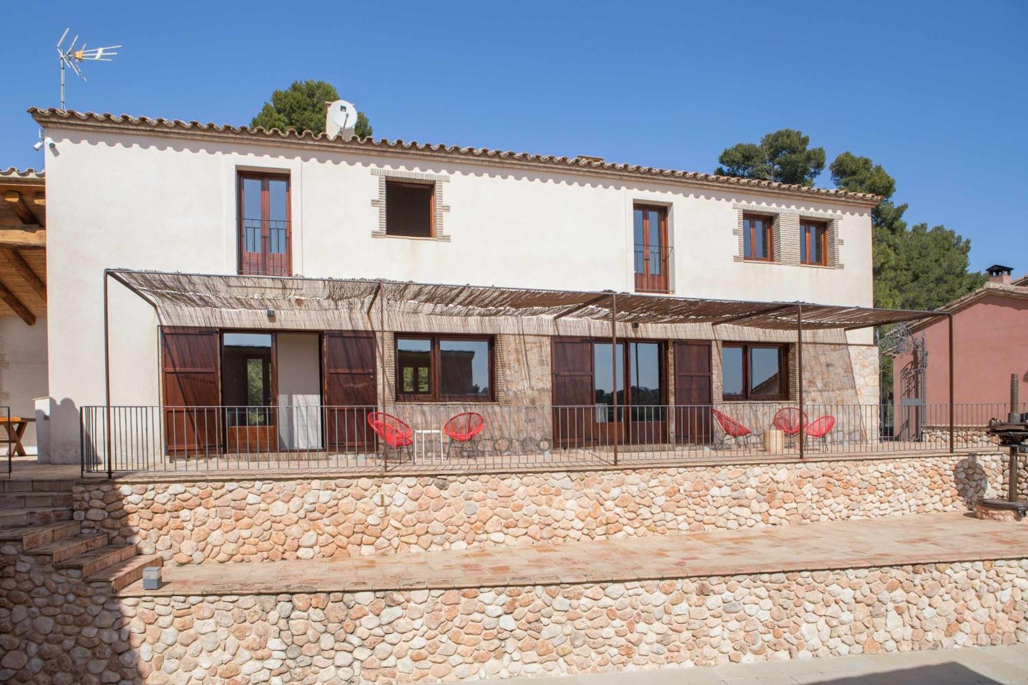 Country house Masia Les Apieres